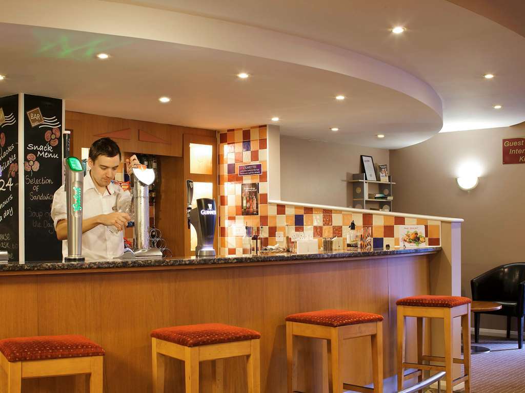 Ibis Cardiff Gate - International Business Park Hotel Restoran foto